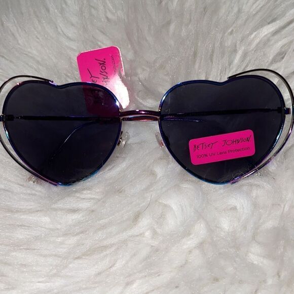 Betsey Johnson sunglasses - Picture 4 of 6
